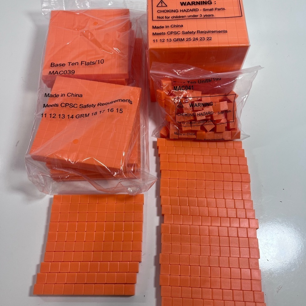 MATH MANIPULATIVES / BASE 10 COUNTING BLOCKS Cube 10 Flats Units 100 Ten 30 Tens